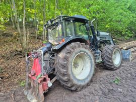 Skogstraktor VALTRA T193 | Skogsmaskiner | Träbearbetningsmaskiner | KOMITrade s.r.o.