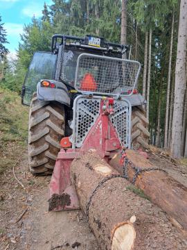 Skogstraktor VALTRA T193 | Skogsmaskiner | Träbearbetningsmaskiner | KOMITrade s.r.o.